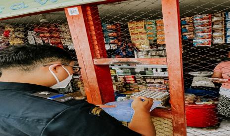 Bea Cukai dengan program Gempur Rokok Ilegal kembali lakukan operasi pasar yang menyasar pasar-pasar tradisional dan warung di berbagai daerah pengawasan Bea Cukai. Dengan mengutamakan sosialisasi dan penindakan atas rokok ilegal yang beredar, Bea Cukai mengunjungi pasar di wilayah Ambon, Kaimana, Langsa serta Tembilahan.