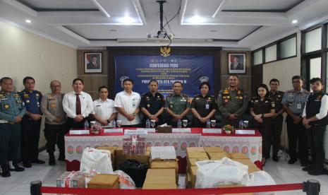 Bea Cukai Gorontalo menggelar konferensi pers bersama aparat penegak hukum (APH) di wilayah hukum Provinsi Gorontalo pada Kamis (5/12/2024).