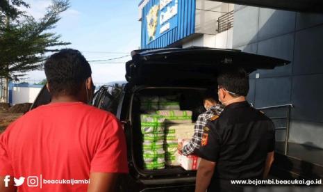 Bea Cukai Jambi berhasil mengungkap modus baru penjualan rokok ilegal yang memanfaatkan marketplace sebagai media transaksi jual beli selama masa pandemi.