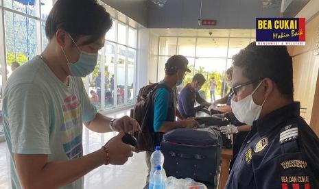 Bea Cukai Jayapura ikut berperan dalam program repatriasi pekerja migran Indonesia dan warga negara Papua Nugini yang sedang melaksanakan pendidikan atau kuliah di Indonesia. Sebanyak 94 warga negara Indonesia dan satu staf diplomatik Konsulat Jenderal Republik Indonesia di Vanimo, Papua New Guinea berpartisipasi dalam kegiatan repatriasi yang dilangsungkan pada Rabu (15/07).