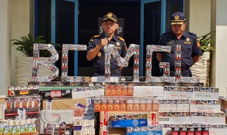 Bea Cukai Magelang memusnahkan rokok ilegal hasil penindakan dari tahun 2017 hingga 2018. 