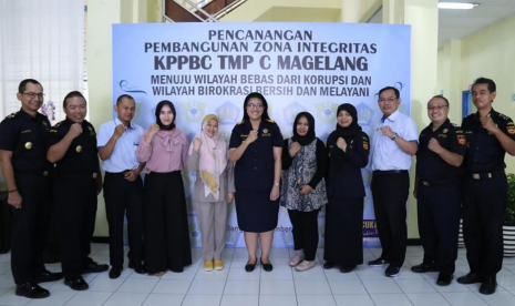 Bea Cukai Magelang mencanangkan pembangunan zona integritas menuju Wilayah Bebas dari Korupsi (WBK) dan Wilayah Birokrasi Bersih dan Melayani (WBBM). 