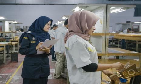 Bea Cukai melalui unit-unit vertikalnya di berbagai daerah bersinergi dengan berbagai pihak dalam kegiatan-kegiatan pemberdayaan UMKM. Sinergi pertama tercermin dalam gelaran peresmian dan pendampingan Desa Devisa Kopi Kabupaten Bandung, pada 14 November 2023. 