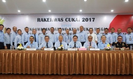 Bea Cukai menyelenggarakan Rapat Kerja Pengawasan di bidang cukai pada Rabu (9/8).