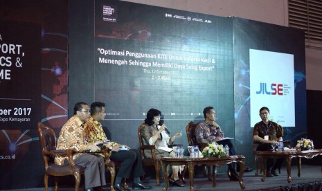 Bea Cukai menyosialisasikan fasilitas KITE-IKM pada Jakarta International Logistics and Supplies Expo (JILSE) Forum 2017.