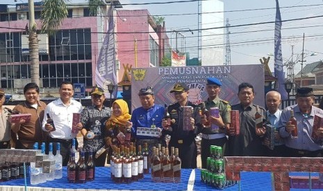 Bea Cukai Riau bersama Bea Cukai Tembilahan memusnahkan barang hasil penindakan tahun 2019, Jumat (2/8).