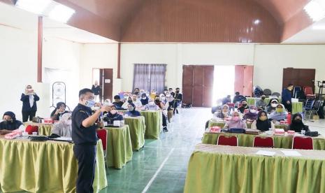 Bea Cukai secara aktif memberikan asistensi kepada pengguna jasa di berbagai daerah, untuk mendukung proses bisnis terkait kepabeanan dan cukai. Kali ini asistensi diselenggarakan di Lhokseumawe, Madura, dan Sinjai, serta dikemas dalam kegiatan coffee morning, business matching, serta pelatihan.