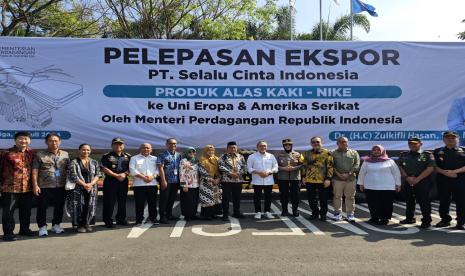 Bea Cukai Semarang hadiri pelepasan ekspor 21.880 pasang alas kaki hasil produksi PT Selalu Cinta Indonesia (PT SCI), pada 26 Juli 2024 di Kota Salatiga.