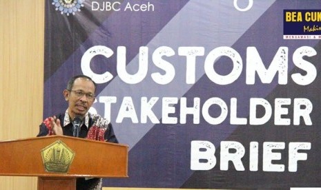 Bea Cukai tidak hanya aktif menjalin sinergi dengan aparat pemerintah lainnya, namun juga dengan para pengguna jasa. Hal tersebut dilakukan untuk membina hubungan baik dengan para stakeholders selaku orang-orang yang berhubungan langsung dan menggunakan pelayanan yang diberikan Bea Cukai.