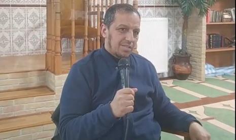 Beberapa organisasi masjid di Prancis memprotes keputusan Kementerian Dalam Negeri yang mendeportasi imam Muslim terkenal Hassan Iquioussen. Deportasi dilakukan kepada Hassan karena beberapa tuduhan yang menurut komunitas Muslim tidak berdasar. Belgia Batalkan Surat Perintah Penangkapan Imam Prancis