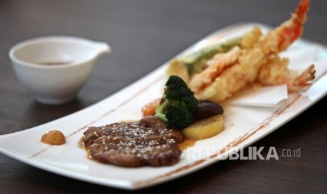 Beef teriyaki dan ebi tempura Gran Melia Jakarta.