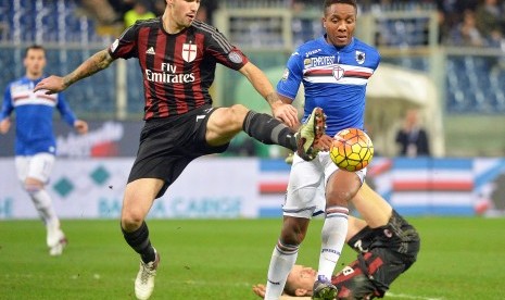 Bek AC Milan, Alessio Romagnoli pada laga Coppa Italia melawan Sampdoria, musim lalu. Romagnoli pada musim ini menjadi andalan pelatih, Vicenzo Montella.