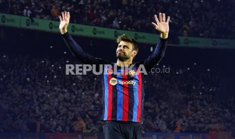 Bek Barcelona Gerard Pique pensiun dari sepak bola.