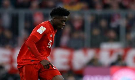 Bek Bayern Muenchen Alphonse Davies