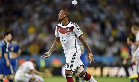 Bek Jerome Boateng.