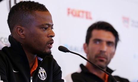 Bek Juventus, Patrice Evra dan kiper, Gianluigi Buffon.