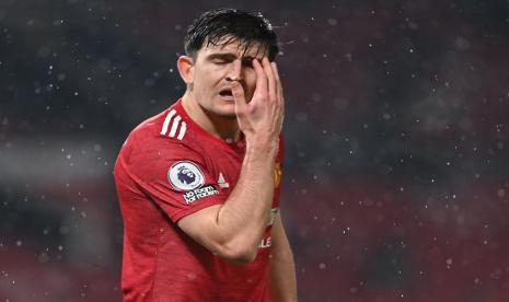 Bek Manchester United (MU) Harry Maguire. Sky Sports mengabarkan ia telah dijual ke sesam klub Liga Primer Inggris. 