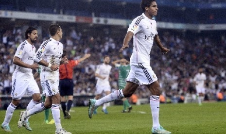 Bek Raphael Varane.