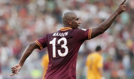 Bek sayap AS Roma, Maicon.