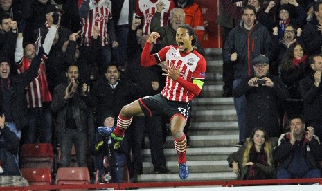 Bek Southampton, Virgil van Dijk.