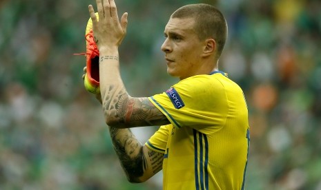 Bek timnas Swedia dan Benfic, Victor Lindelof.