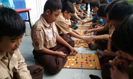 Belajar Matematika dan IPA dengan cara menyenangkan melalui Fun Math and Science.