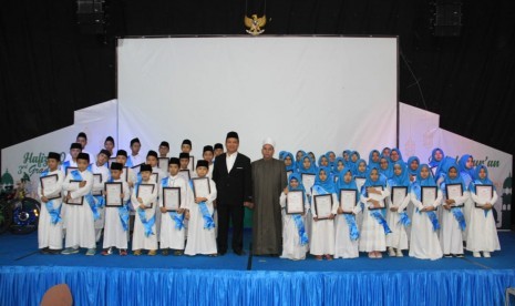 Belajar sambil menghafal Alquran di Syafana Islamic School.