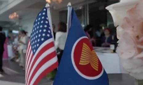 Bendera AS dan ASEAN diperayaan ulang tahun ASEAN