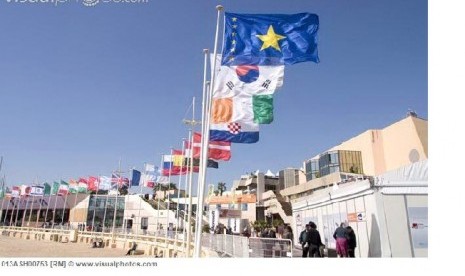 Bendera beberapa negara peserta festival film Cannes