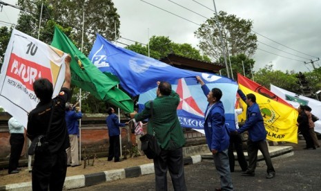 Bendera-bendera Partai Politik