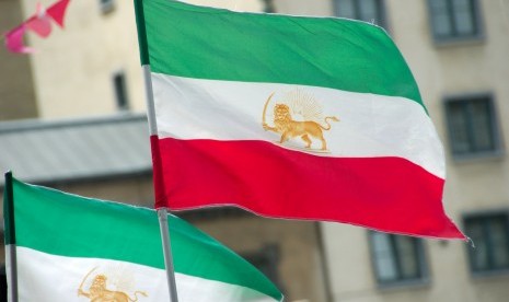 Bendera Iran: Momentum Iran Merangkul Negara-negara Arab