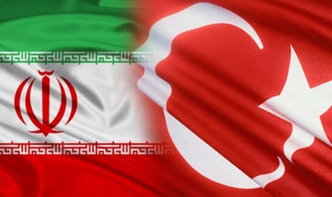 Bendera Iran dan Turki: Turki dan iran memiliki kepentingan berbeda di Suriah.