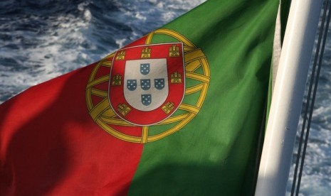 Bendera portugal. Pekerja Portugal menuntut kenaikan upah saat pandemi Covid-19