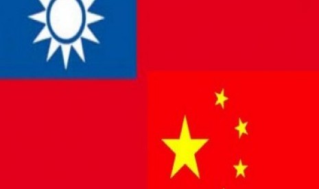 Bendera Taiwan-China. China mengatakan jet yang terbang dekat dengan Taiwan merupakan latihan militer. Ilustrasi.