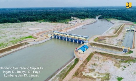 Bendung Sei Padang suplai air irigasi DO Bajayu, DI Paya Lombang dan DI Langau