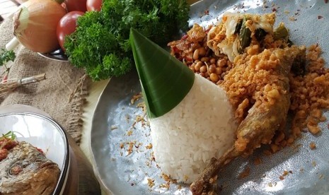 Beragam menu ayam tersedia di restoran Mendjangan di Kemang, Jakarta Selatan.