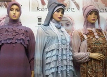 Beragam model kerudung dan busana Muslim