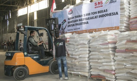 Beras donasi dari masyarakat Indonesia yang dititiapkan melalui ACT telah tiba di Gaza. 