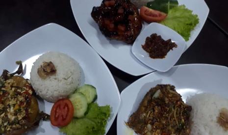 Berbagai olahan daging manuk londo (Malon).