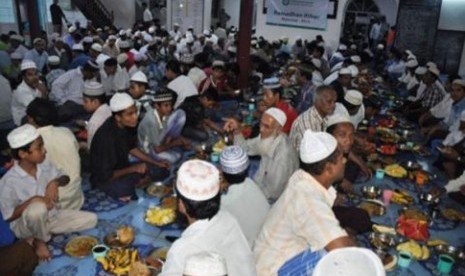 Berbuka puasa bersama Muslim Myanmar