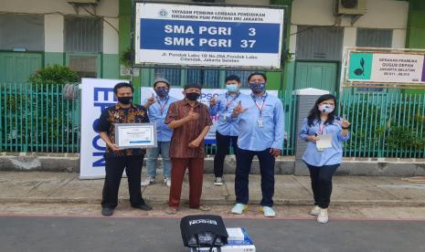 Berkontribusi selama 20 tahun di Indonesia, tidak membuat Epson hanya berfokus pada bisnis saja, tapi juga berkontribusi bagi negeri. Terkait hal ini, Epson memiliki tiga bidang utama kegiatan CSR yang dilakukan, yakni pendidikan, lingkungan dan masyarakat terutama yang kurang mampu. 