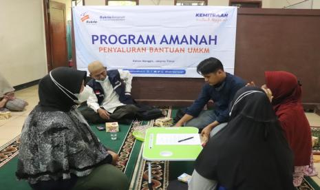 Berlangsung di dua lokasi, pada hari Jumat (26/22) Bakrie Amanah menyalurkan bantuan UMKM untuk 30 pedagang kecil di dua lokasi. Penyaluran program yang dilakukan di kampung Apung Kapuk, Jakarta Barat & Kebon Manggis, Jakarta Timur ini dilakukan dengan pembentukan Lembaga keuangan mikro yang menaungi pedagang kecil untuk memenuhi kebutuhan modalnya. 