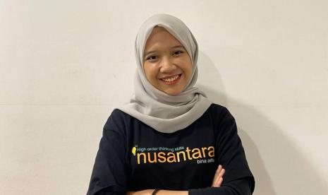 Bernika Irnadianis Iffada, merupakan mahasiswi program studi Sistem Informasi, Kampus Digital Kreatif Universitas BSI (Bina Sarana Informatika) yang sukses berkarir sebagai IT Staff Core Banking System Analyst PT Nusantara Bina Artha. 