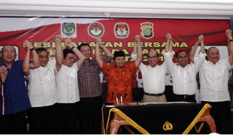 Bersama 5 Pasangan Kandidat, Hidayat-Didik Sepakati Pemilukada Damai