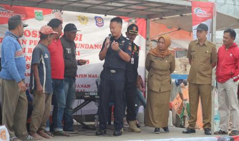 Bersama Satuan Polisi Pamong Praja (Satpol PP) Kabupaten Malang, Bea Cukai menggelar kegiatan sosialisasi ke beberapa pasar, seperti Pasar Kebobang, Pasar Kromengan, Pasar Turen, Pasar Dampit. Selain ke pasar-pasar, Bea Cukai Malang bersama Satpol PP juga menggelar sosialisasi ke masyarakat di Kecamatan Singosari dan Kecamatan Pakis, Kabupaten Malang.