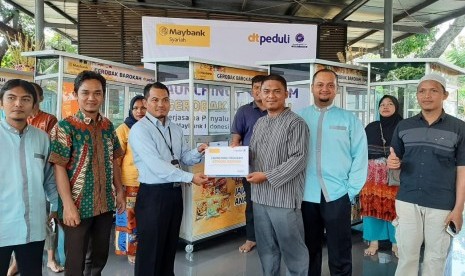 Bertempat di RPTRA Asoka, Kelurahan Pejaten, Jakarta Selatan, Senin (10/2) telah dilaksanakan Peluncuran Gerobak Barokah hasil sinergi antara Unit Usaha Syariah Maybank Indonesia dengan DT Peduli Jakarta.