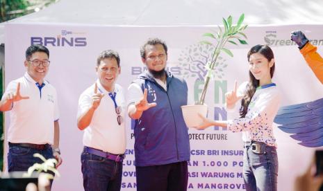 Bertepatan dengan Hari Mangrove Sedunia 2022, BRI Insurance (BRINS) mengadakan program Green Action Serentak dengan melakukan penanaman total 8.000 bibit mangrove di Jakarta, Surabaya, dan Makassar. 