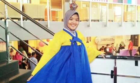  Besty Rizka Ulvia,  mahasiswa Departemen Ilmu dan Terknologi Pangan Fakultas Teknologi Pertanian berkesempatan menjadi salah satu peserta AIMS 