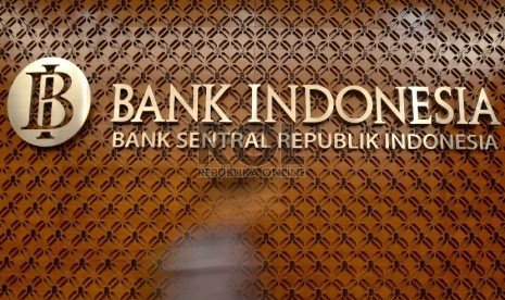  BI Surplus Rp 41,2 Triliun di 2014: Karyawan berada di kantor Bank Indonesia, Jakarta, Senin (25/5).