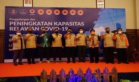 Bidang Koordinasi Relawan Satuan Tugas Penanganan Covid-19 (BKR Satgas Covid-19) menyelenggarakan rangkaian kegiatan Penggalangan dan Peningkatan Kapasitas 1000 Relawan Covid-19 Wilayah Solo Raya yang diadakan pada tanggal 12 hingga 18 Oktober 2021. Bertempat di Ramada Suites Hotel, kegiatan ini dibuka dan dihadiri secara daring oleh Gubernur Jawa Tengah Ganjar Pranowo dan Deputi Bidang Pencegahan BNPB Prasinta Dewi.